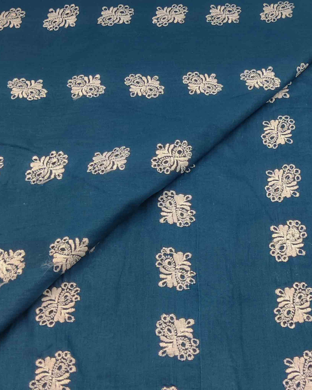 Lawn Chickenkari D5H108