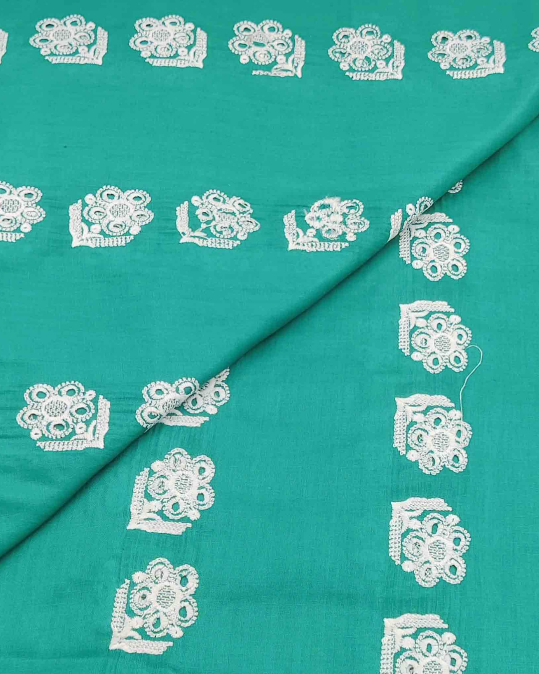 Lawn Chickenkari D5H122