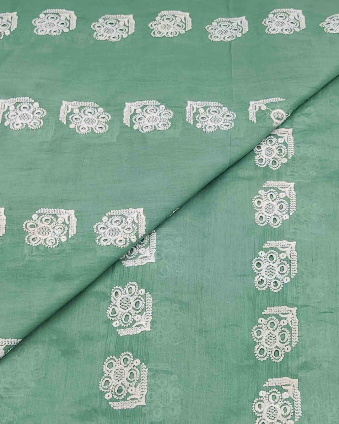 Lawn Chickenkari D5H123