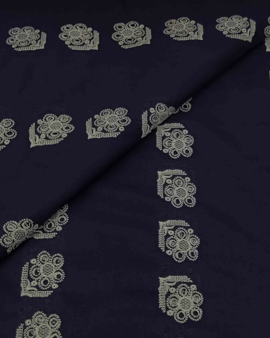 Lawn Chickenkari D5H124