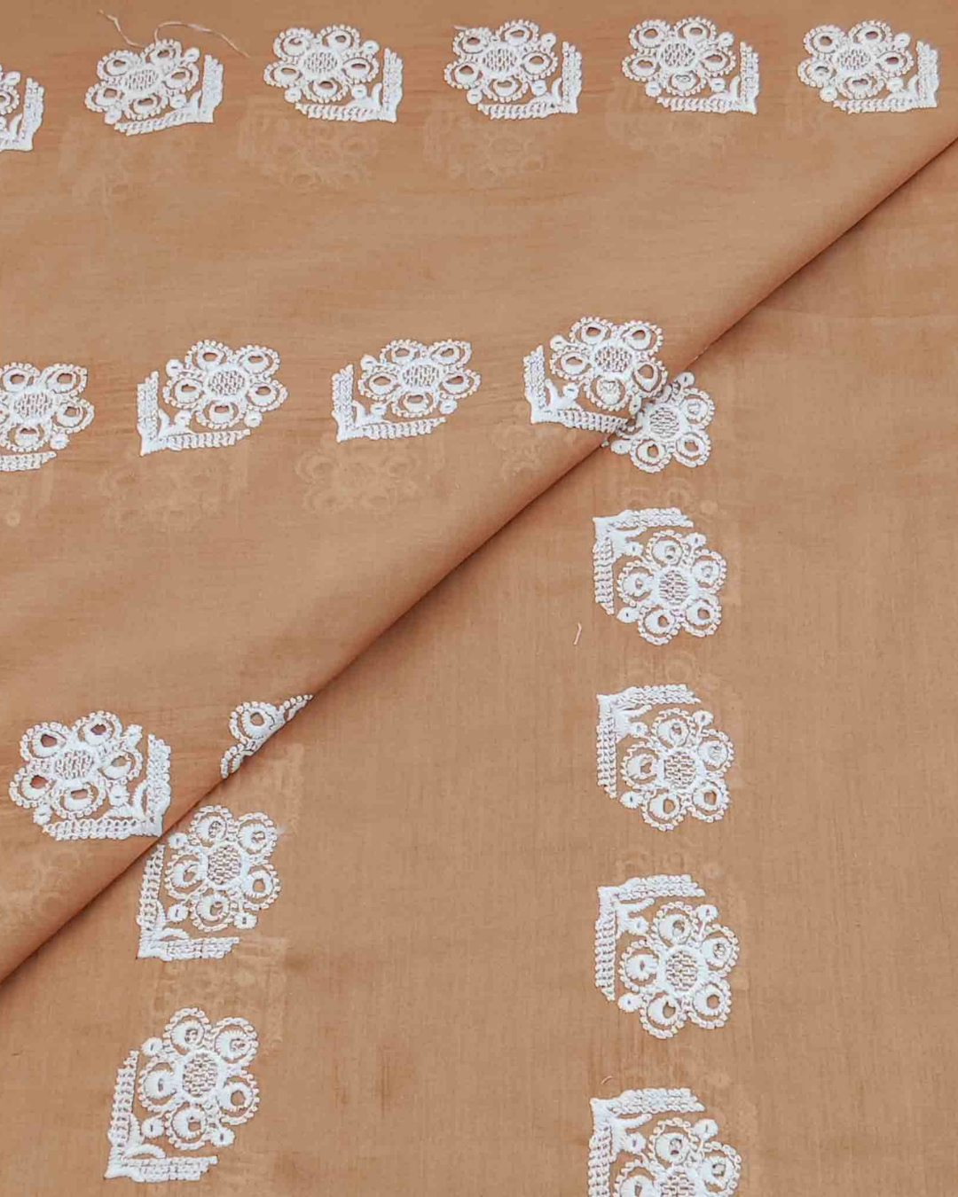 Lawn Chickenkari D5H125