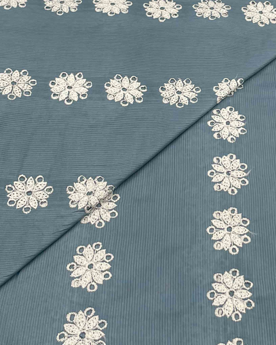 Lawn Chickenkari D5H127