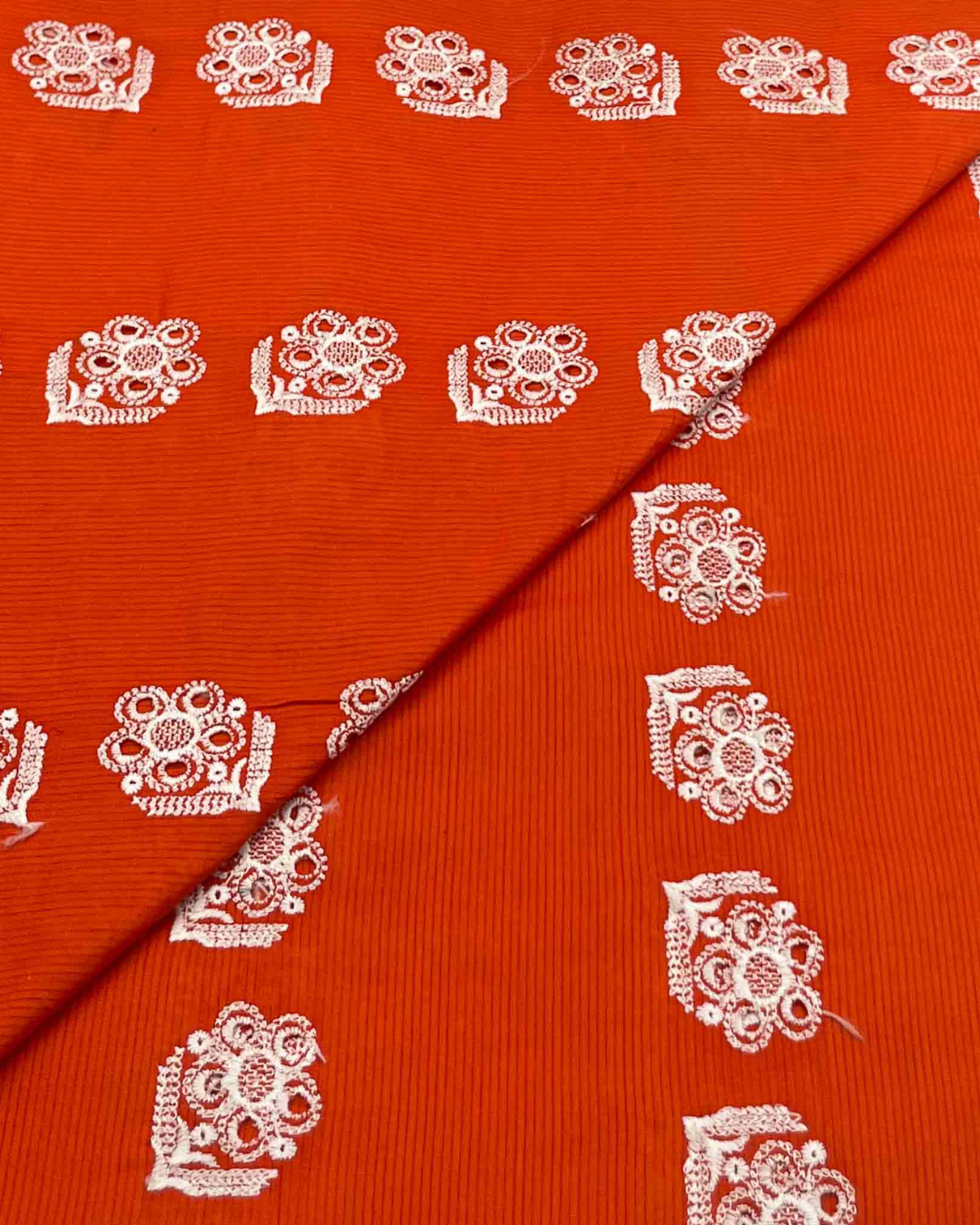 Lawn Chickenkari D5H128