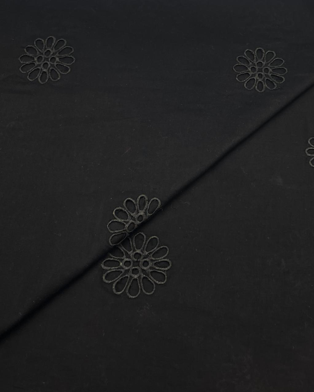 Lawn Boring Embroidery D5C001