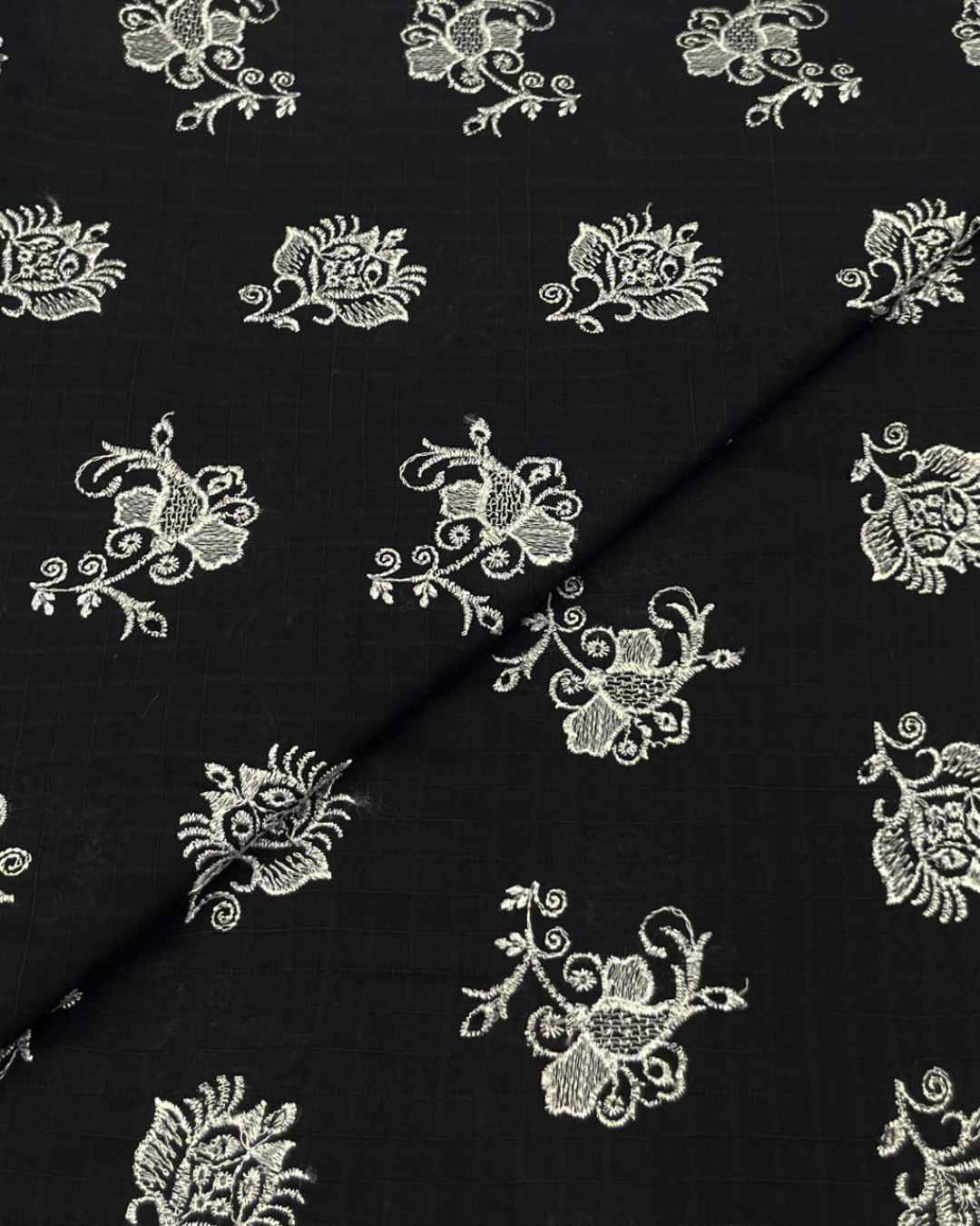 Dobby Lawn Wider Chickenkari D5B003