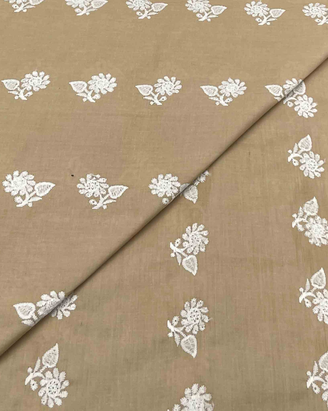 Lawn Chickenkari D5H045