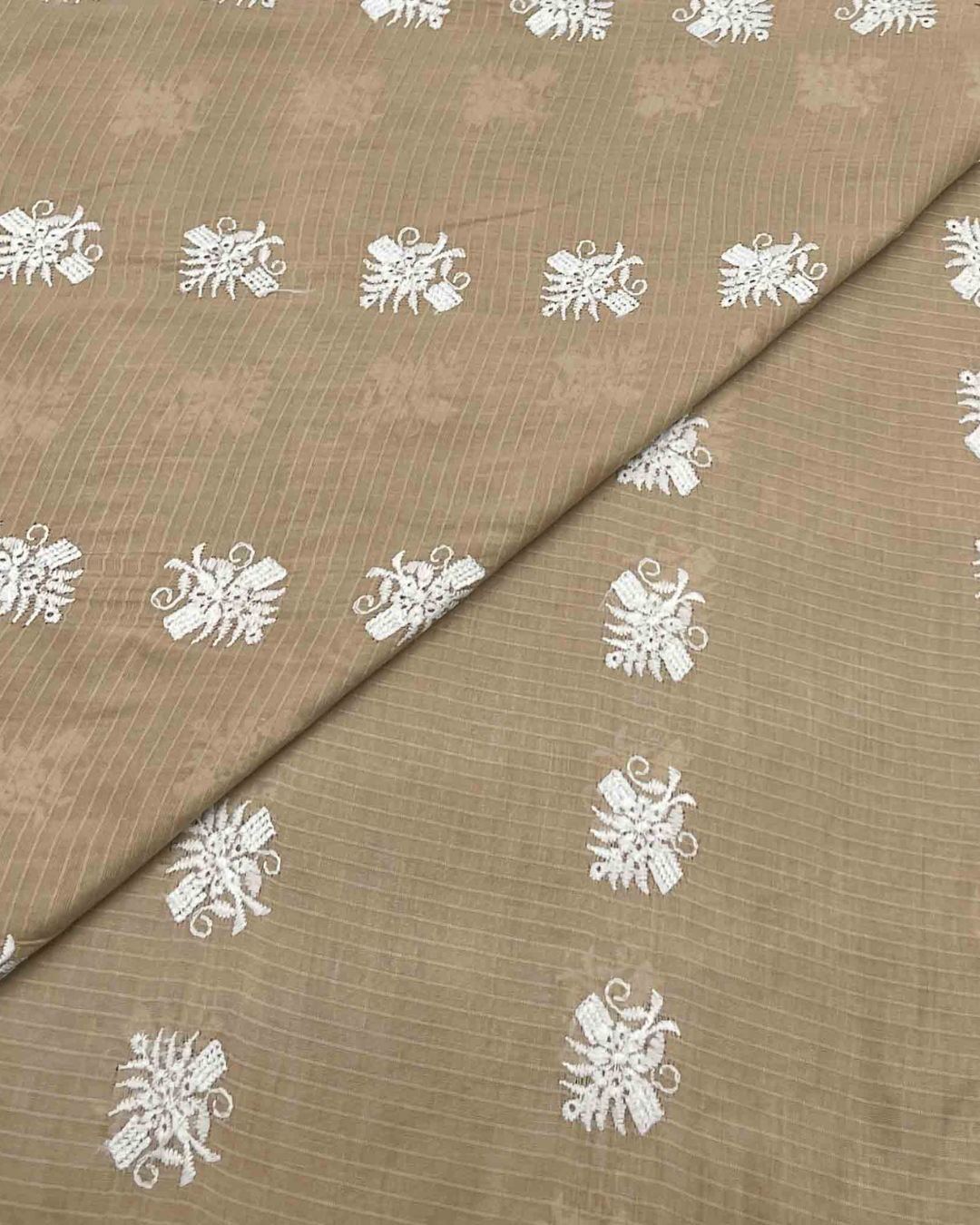 Lawn Chickenkari D5H004