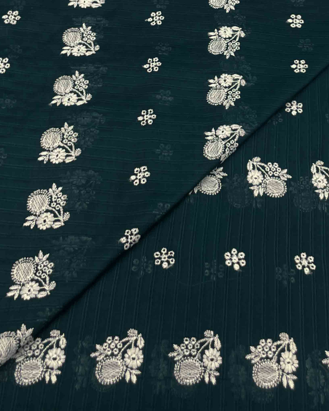 Lawn Chickenkari D5H059