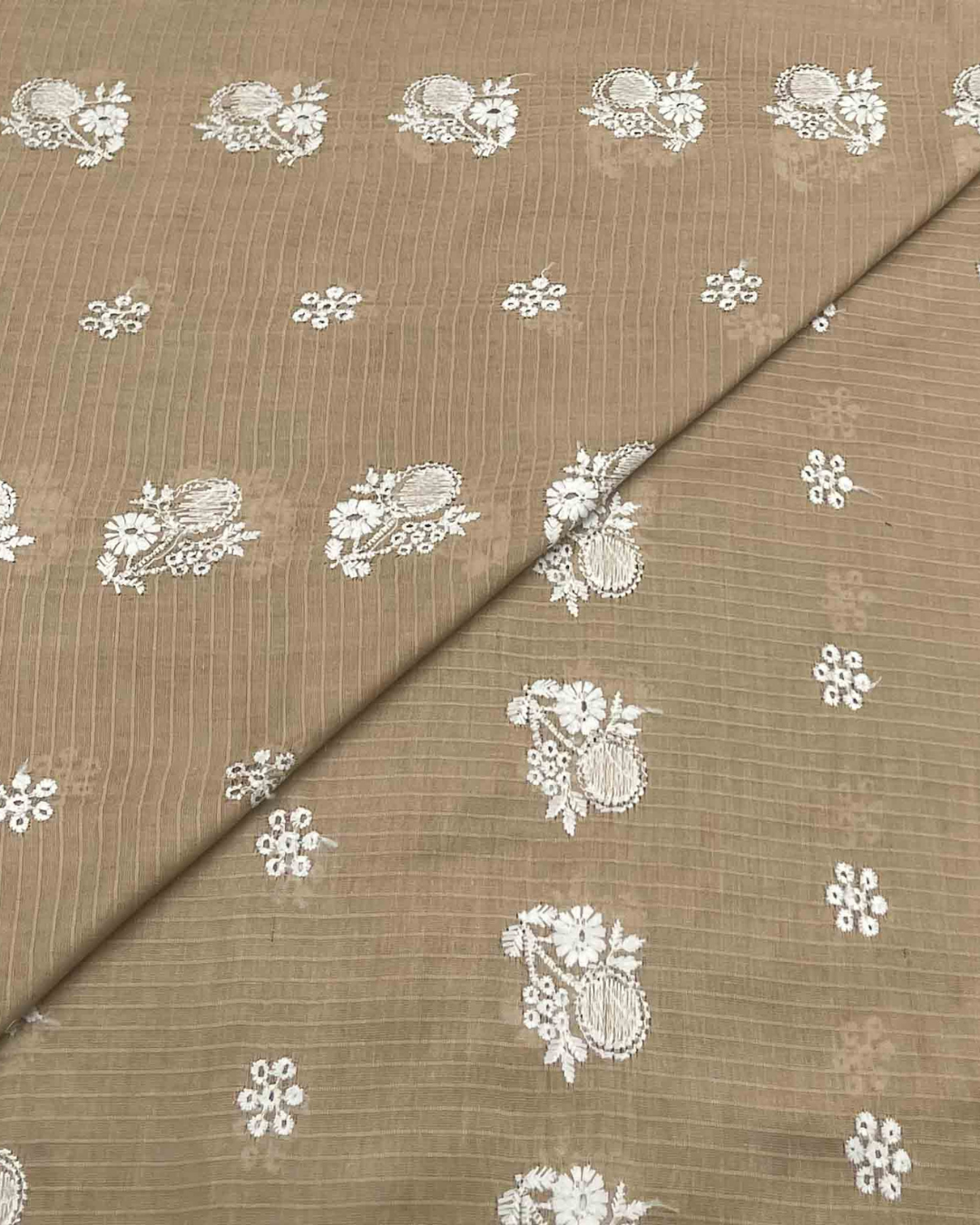 Lawn Chickenkari D5H062