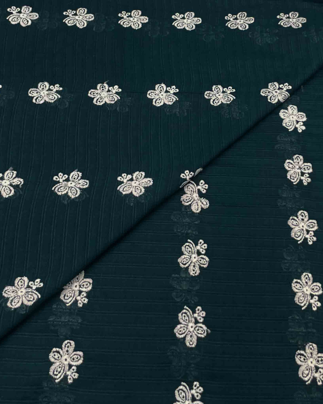 Lawn Chickenkari D5H067