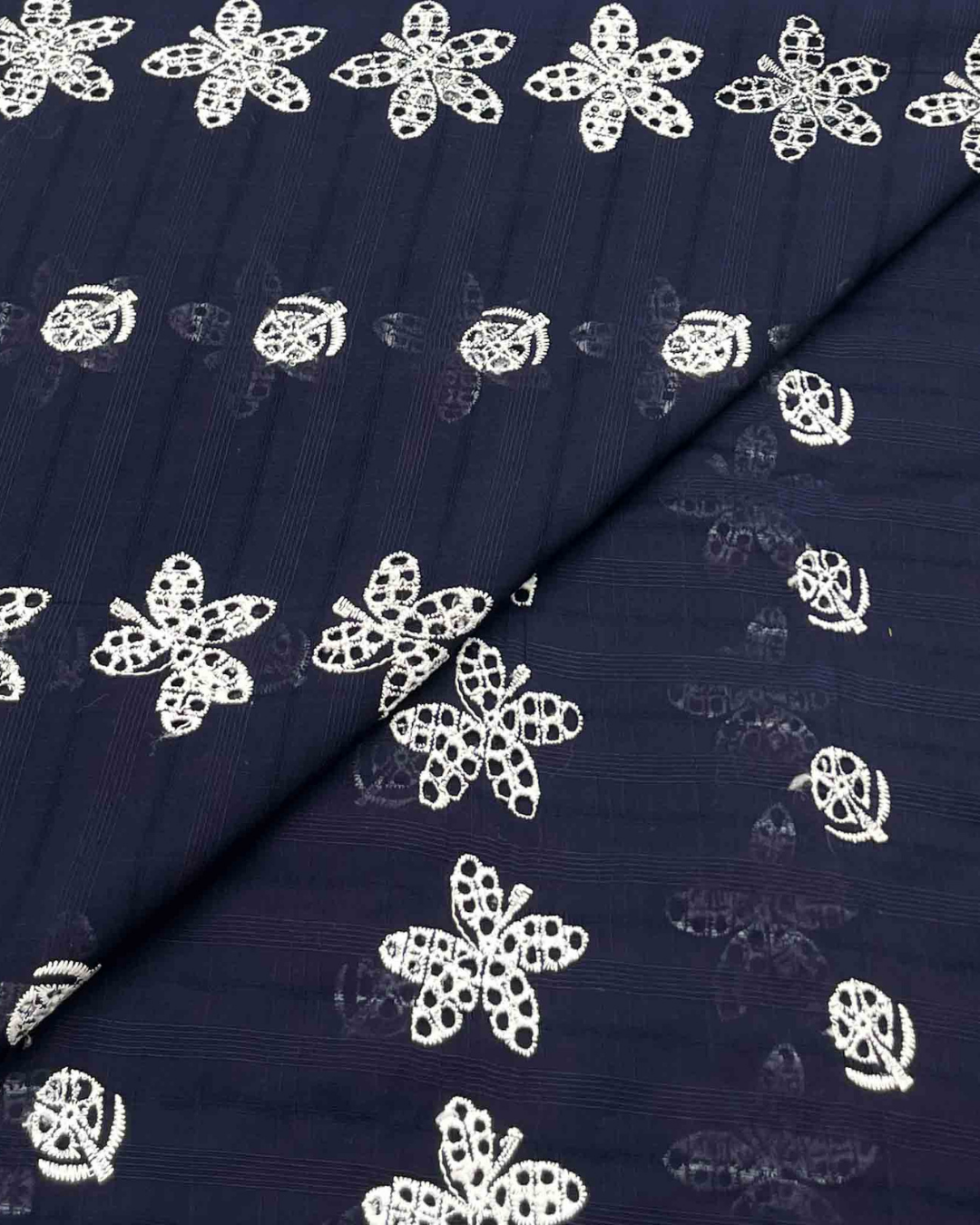 Lawn Chickenkari D5H091