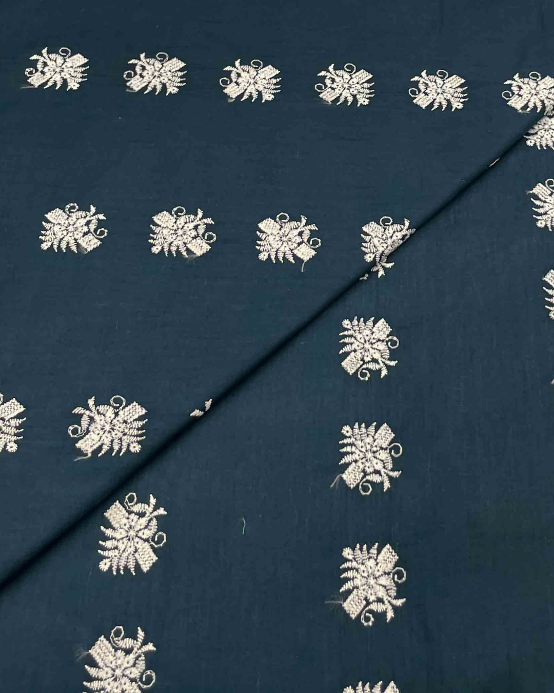 Lawn Chickenkari D5H009