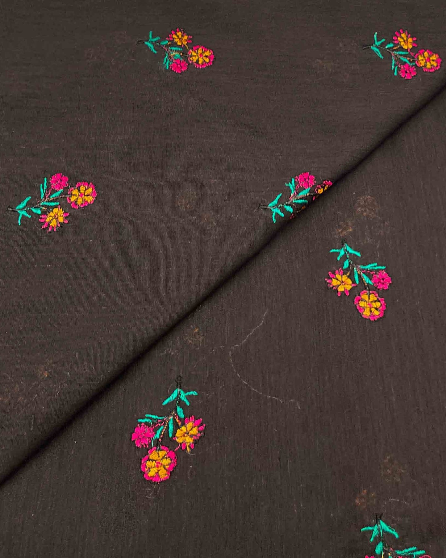 Silk Karandi Embroidery D3C020