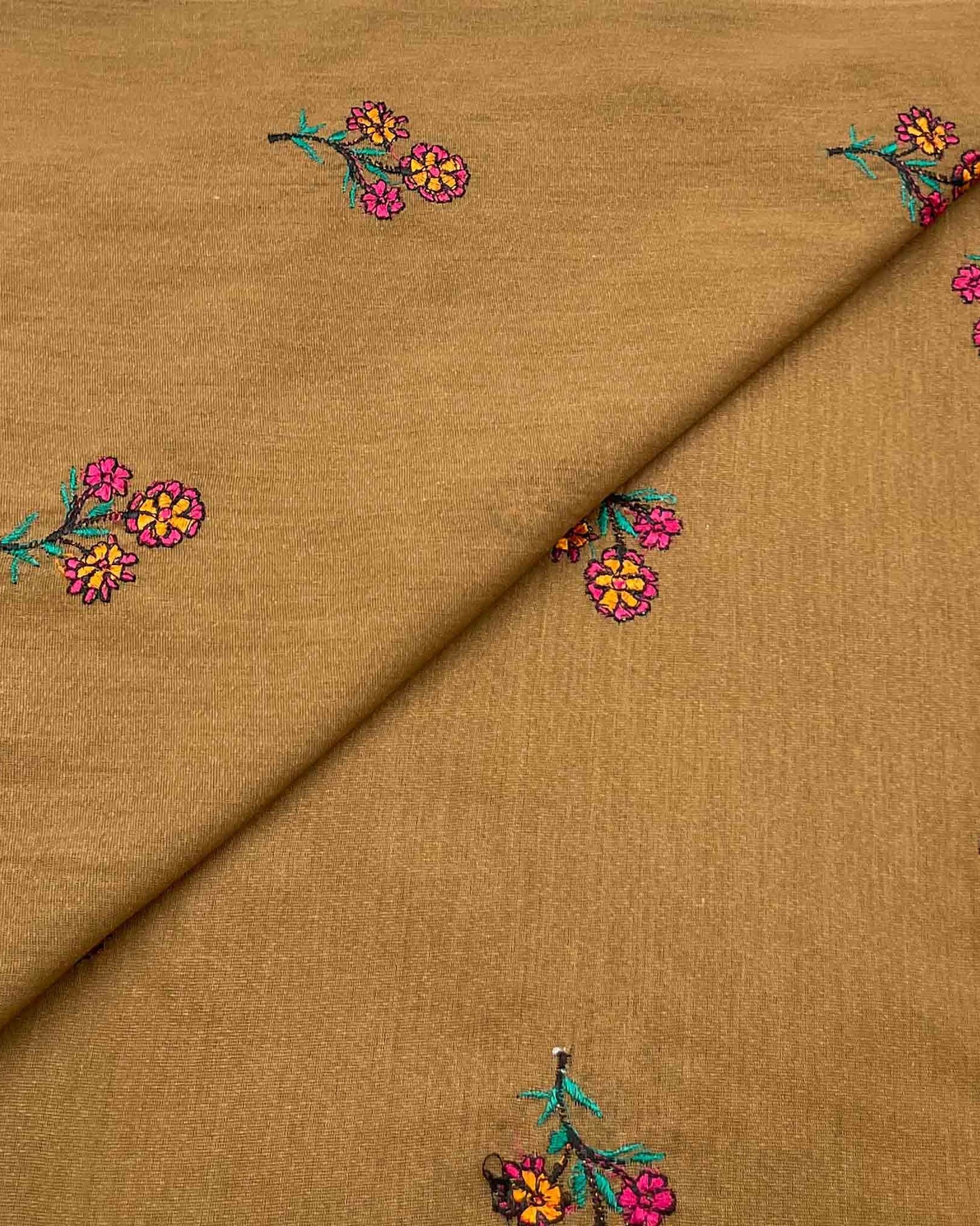 Silk Karandi Embroidery D3C025