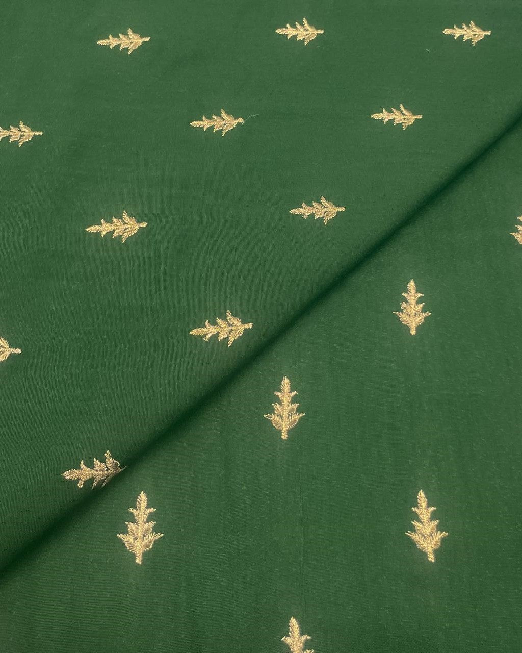 Silk Karandi Embroidery D3C026