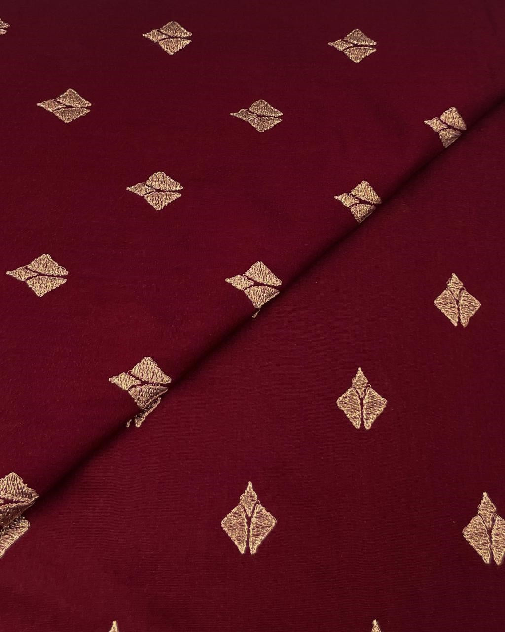 Silk Karandi Embroidery D3C036