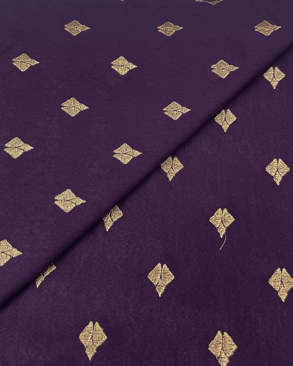 Silk Karandi Embroidery D3C037