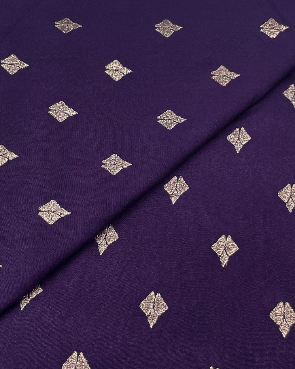 Silk Karandi Embroidery D3C039