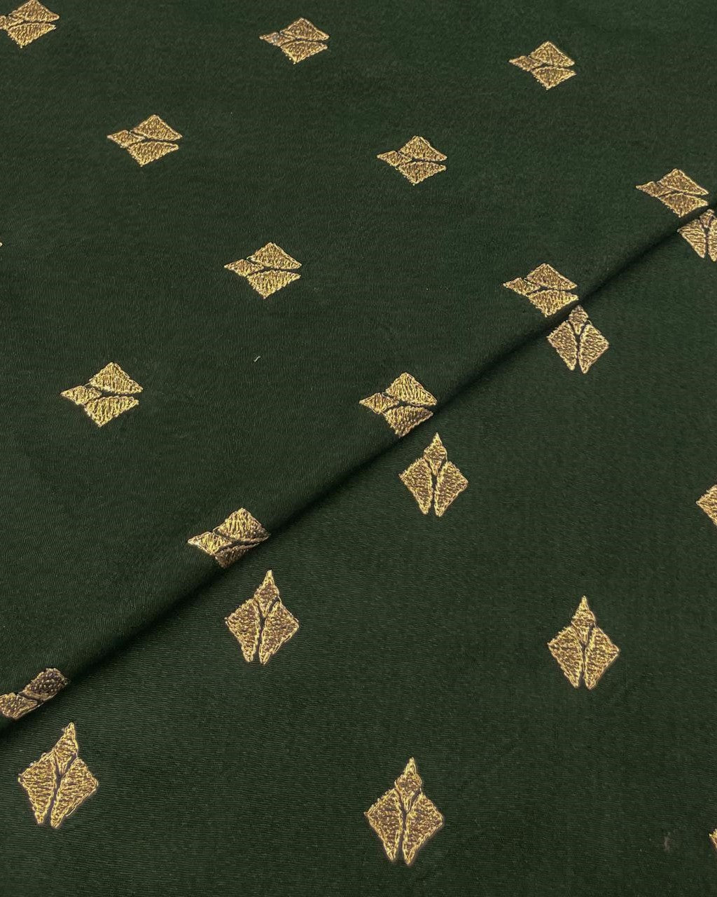 Silk Karandi Embroidery D3C044