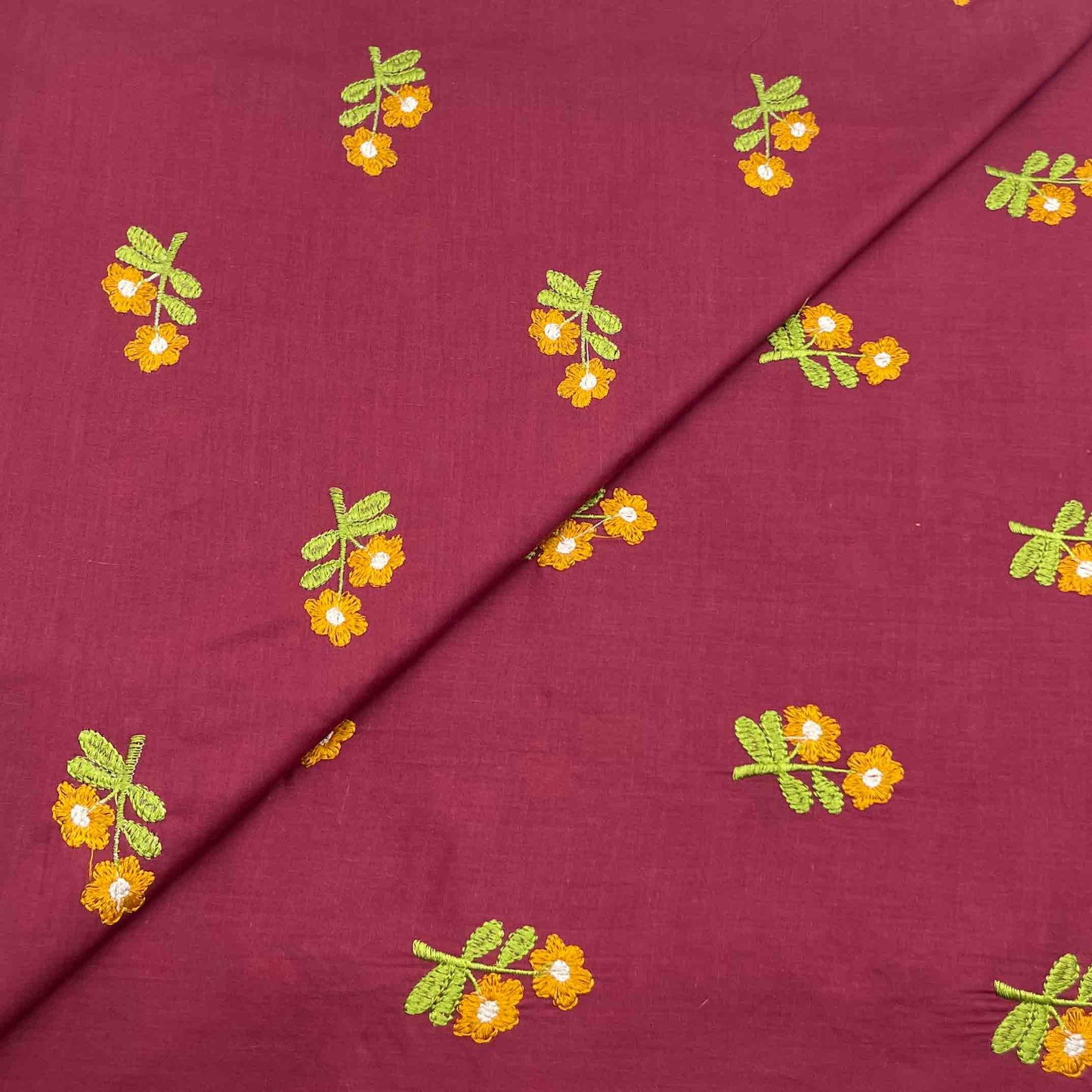Lawn Emb D12075 567/yard