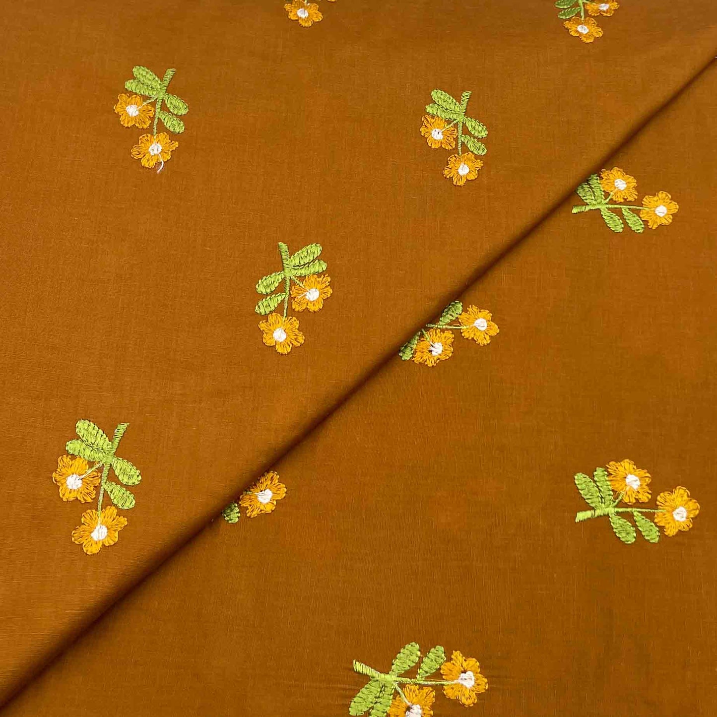 Lawn Emb D12077 567/yard