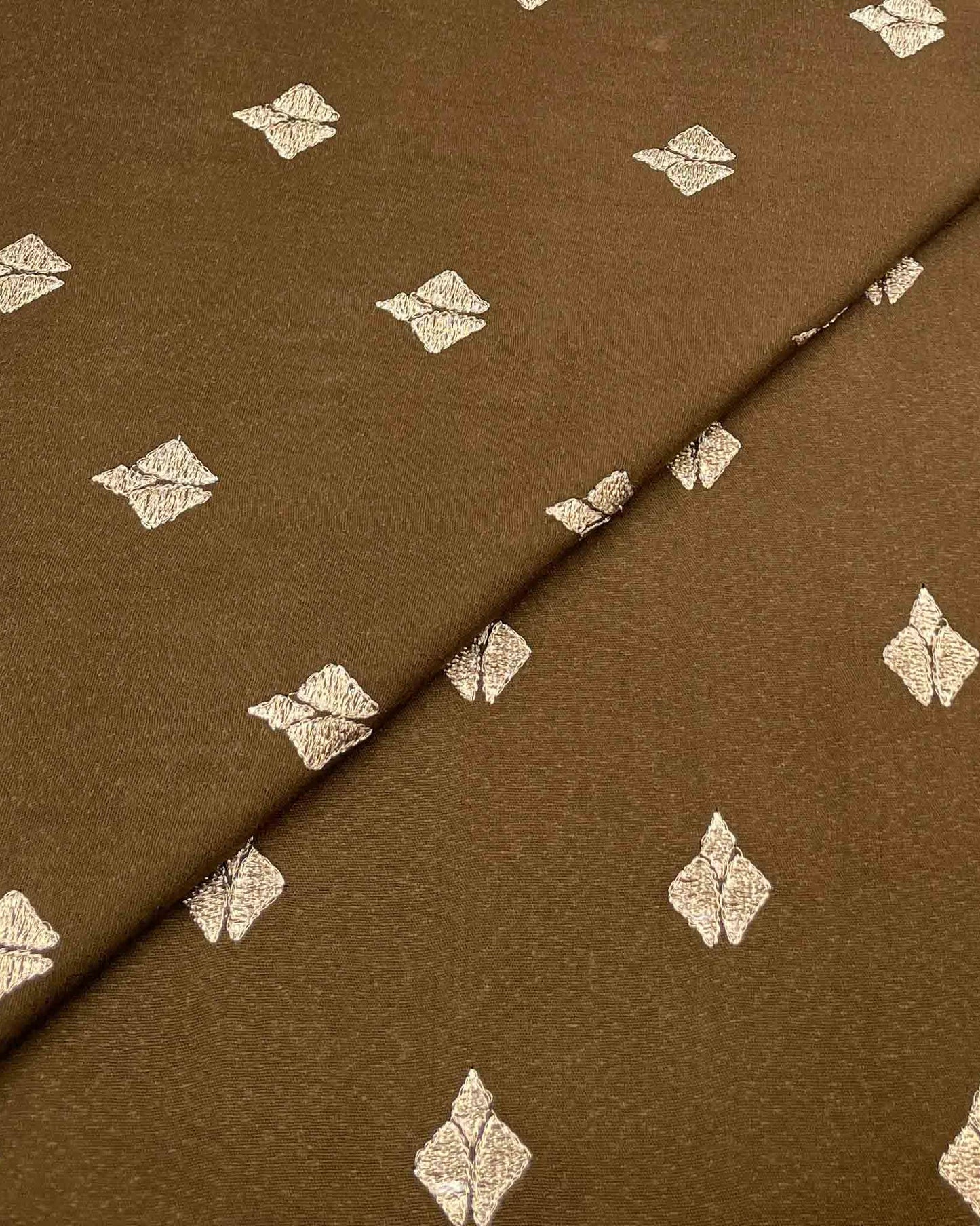 Silk Karandi Embroidery D3C062