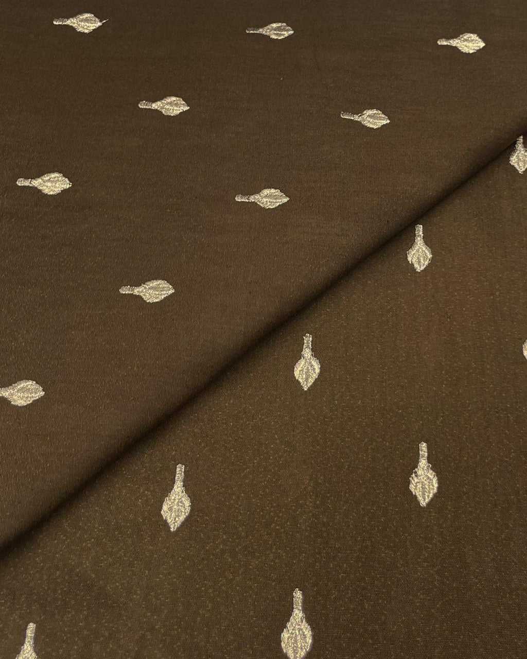 Silk Karandi Embroidery D3C084