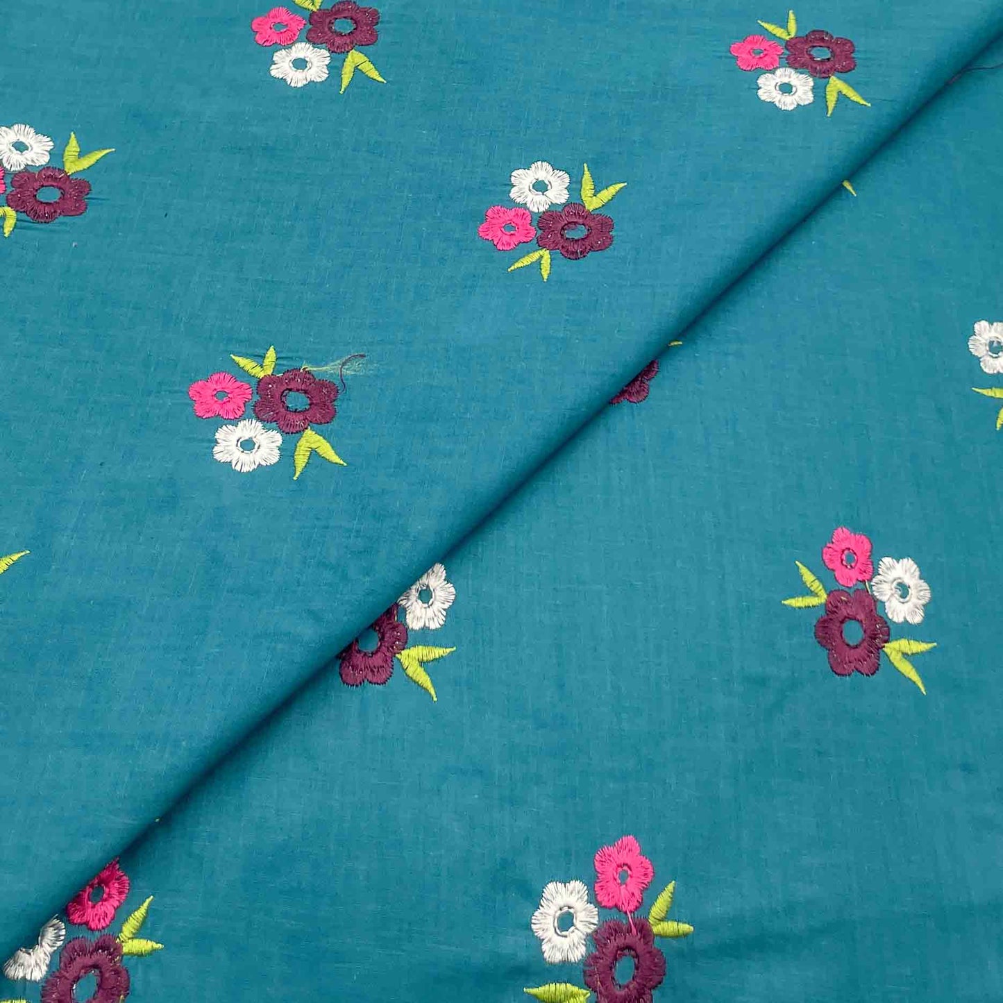 Lawn Emb D12066                            567/yard