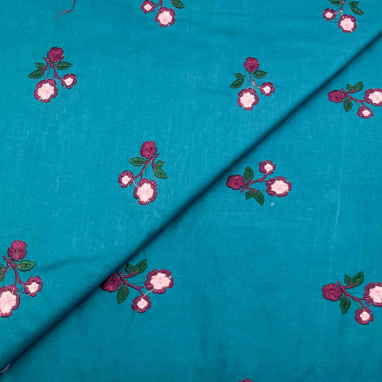Lawn Emb D12065                            567/yard