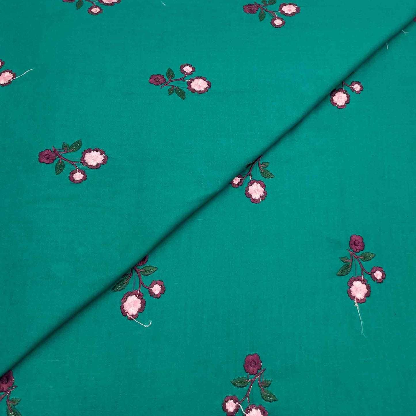 Lawn Emb D12072                            567/yard
