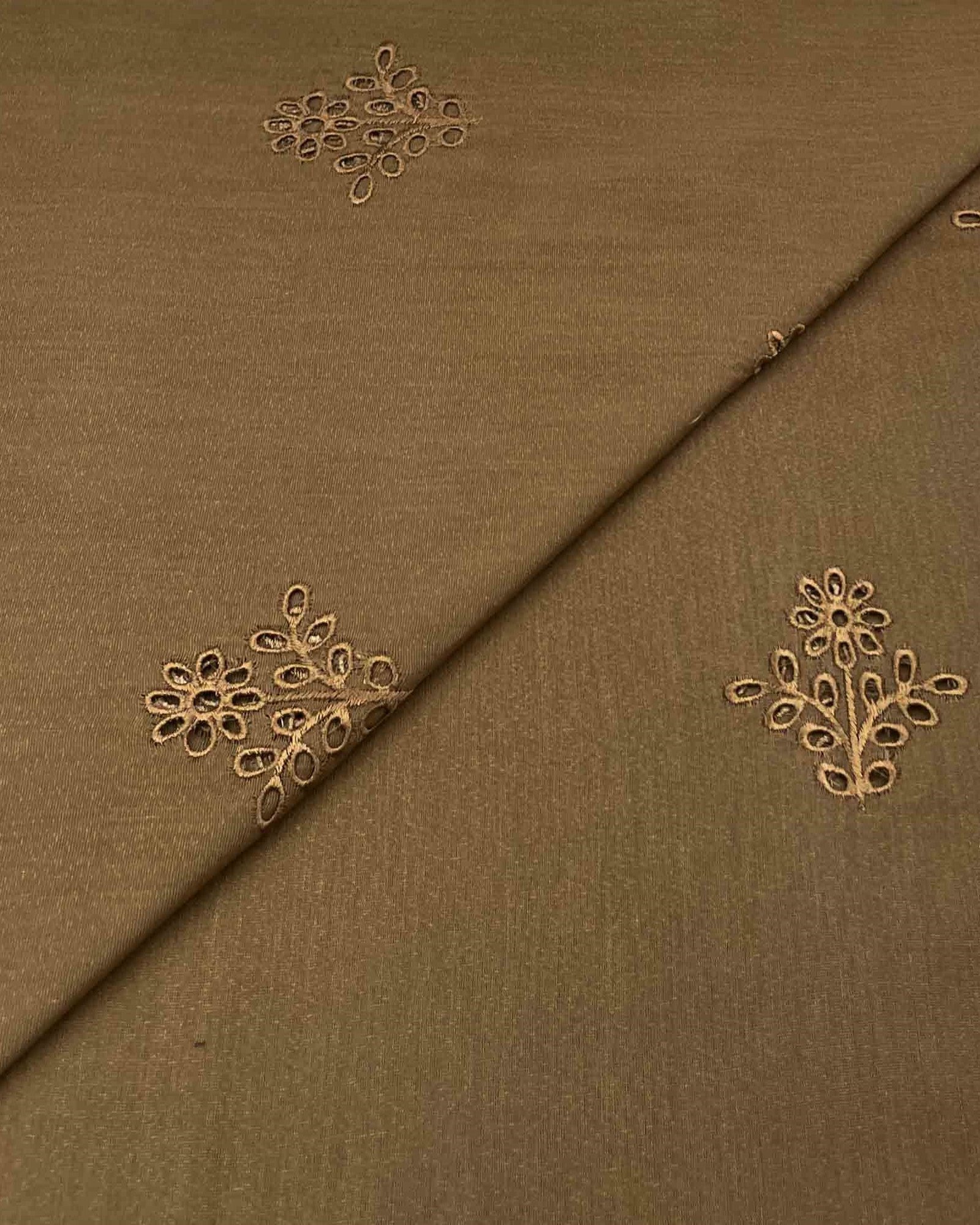 Silk Karandi Boring Embroidery SKE111